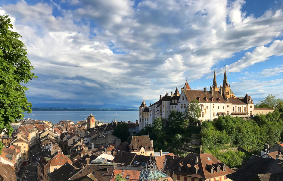 Chateau et Lac de Neuchâtel